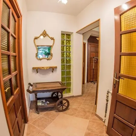 In With Air Conditioning, Wifi, Washing Machine 3360-2 Banjole