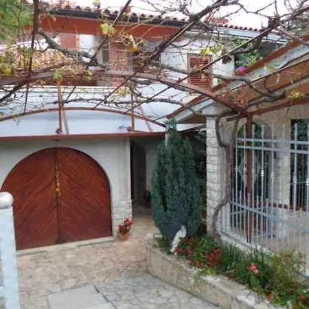 Apartment In With Air Conditioning, Wifi, Washing Machine 3360-2 Banjole